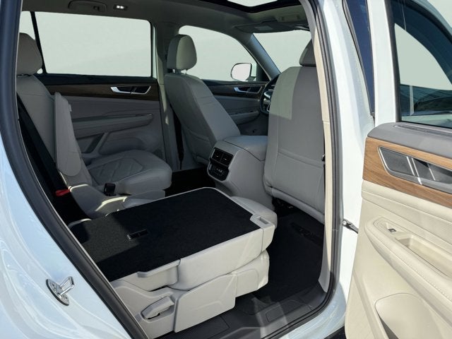 2026 Volkswagen Atlas 2.0T SE w/Technology with Captain's Chairs and Panoramic Sunroof Package