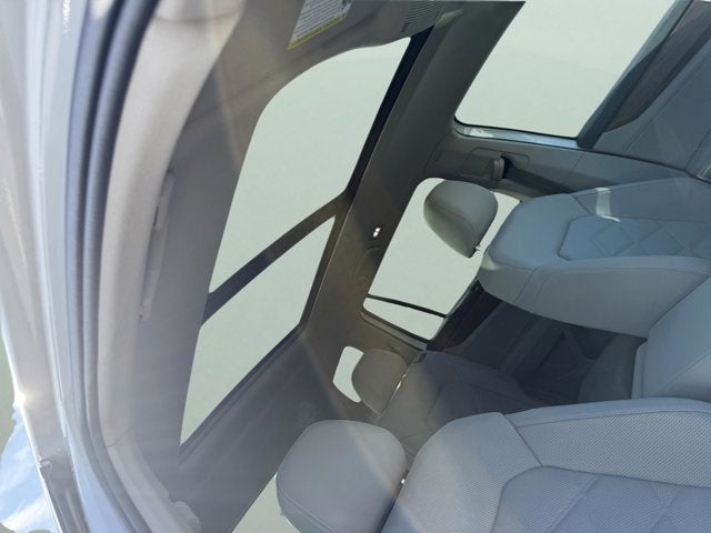 2026 Volkswagen Atlas 2.0T SE w/Technology with Captain's Chairs and Panoramic Sunroof Package