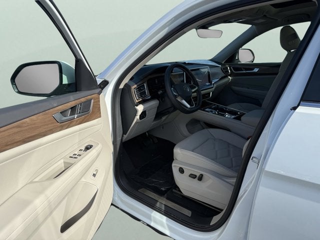 2026 Volkswagen Atlas 2.0T SE w/Technology with Captain's Chairs and Panoramic Sunroof Package