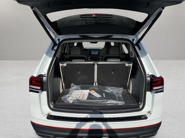 2026 Volkswagen Atlas 2.0T SE w/Technology with Captain's Chairs and Panoramic Sunroof Package