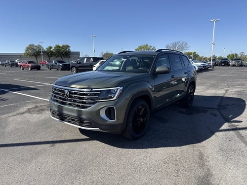 2026 Volkswagen Atlas 2.0T SE w/Technology with Captain's Chairs and Panoramic Sunroof Package