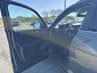 2026 Volkswagen Atlas 2.0T SE w/Technology with Captain's Chairs and Panoramic Sunroof Package