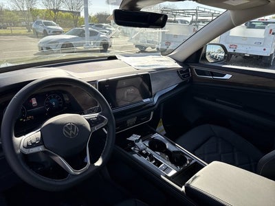 2026 Volkswagen Atlas 2.0T SE w/Technology with Captain's Chairs and Panoramic Sunroof Package