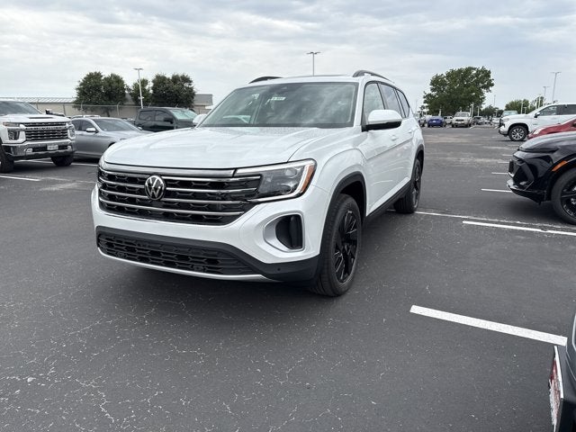 2026 Volkswagen Atlas 2.0T SE w/Technology and Panoramic Sunroof Package