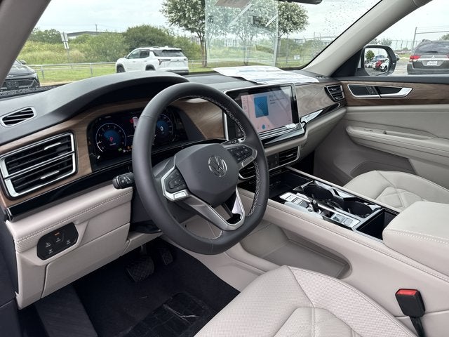 2026 Volkswagen Atlas 2.0T SE w/Technology and Panoramic Sunroof Package