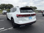 2026 Volkswagen Atlas 2.0T SE w/Technology and Panoramic Sunroof Package