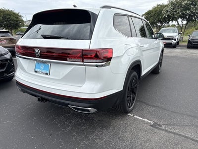 2026 Volkswagen Atlas 2.0T SE w/Technology and Panoramic Sunroof Package