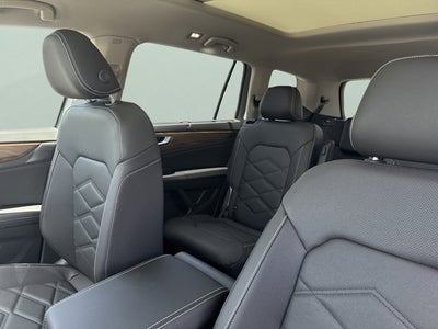 2026 Volkswagen Atlas 2.0T SE w/Technology with Captain's Chairs and Panoramic Sunroof Package