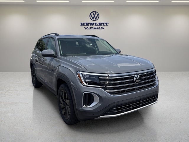 2026 Volkswagen Atlas 2.0T SE w/Technology with Captain's Chairs and Panoramic Sunroof Package