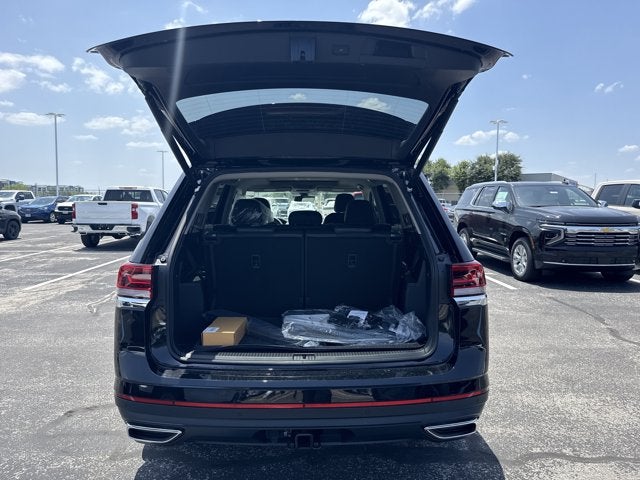 2026 Volkswagen Atlas 2.0T SE w/Technology and Panoramic Sunroof Package