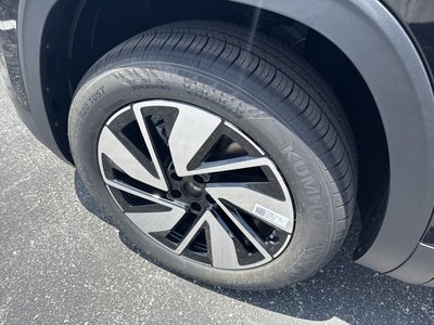 2026 Volkswagen Atlas 2.0T SE w/Technology and Panoramic Sunroof Package