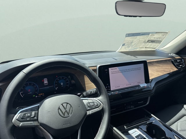 2026 Volkswagen Atlas 2.0T SE w/Technology and Panoramic Sunroof Package