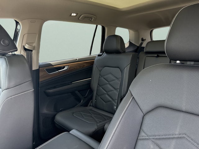 2026 Volkswagen Atlas 2.0T SE w/Technology and Panoramic Sunroof Package