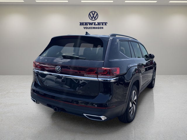 2026 Volkswagen Atlas 2.0T SE w/Technology and Panoramic Sunroof Package