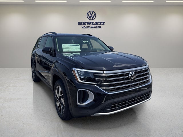 2026 Volkswagen Atlas 2.0T SE w/Technology and Panoramic Sunroof Package