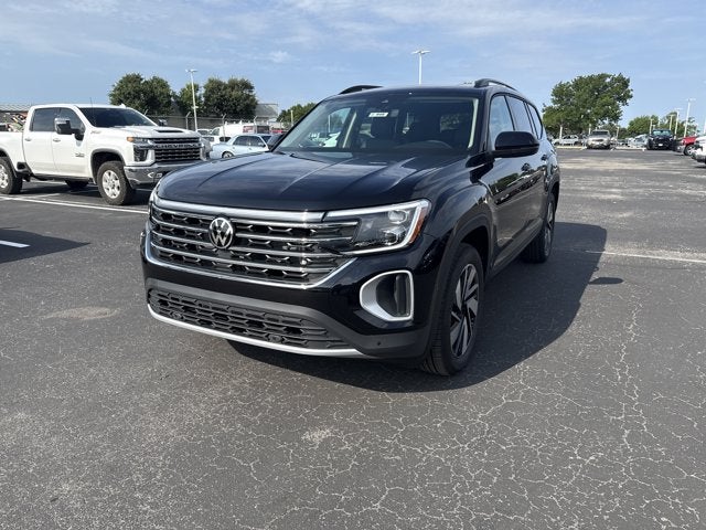 2026 Volkswagen Atlas 2.0T SE w/Technology and Panoramic Sunroof Package