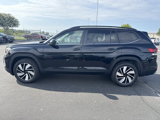 2026 Volkswagen Atlas 2.0T SE w/Technology and Panoramic Sunroof Package