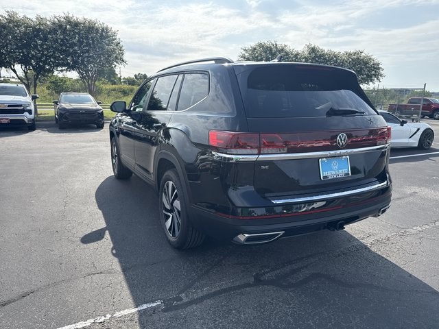 2026 Volkswagen Atlas 2.0T SE w/Technology and Panoramic Sunroof Package