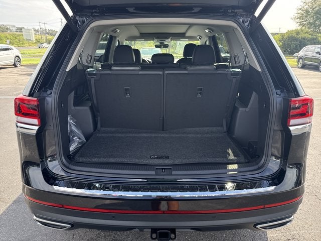 2026 Volkswagen Atlas 2.0T SE w/Technology and Panoramic Sunroof Package