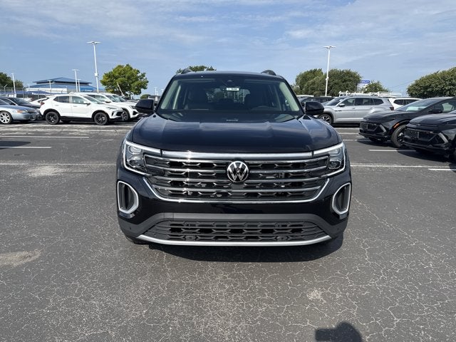 2026 Volkswagen Atlas 2.0T SE w/Technology and Panoramic Sunroof Package