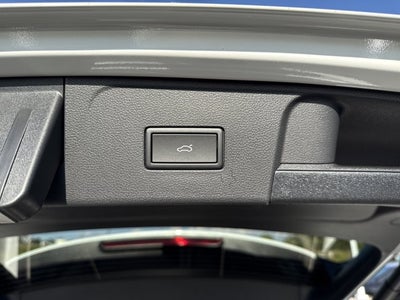 2026 Volkswagen Atlas 2.0T SE w/Technology with Captain's Chairs and Panoramic Sunroof Package