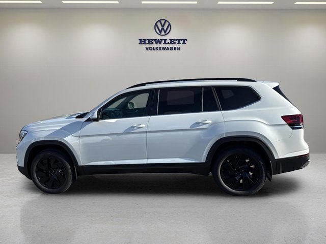 2026 Volkswagen Atlas 2.0T SE w/Technology with Captain's Chairs and Panoramic Sunroof Package