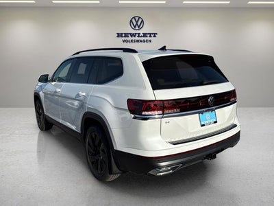 2026 Volkswagen Atlas 2.0T SE w/Technology with Captain's Chairs and Panoramic Sunroof Package