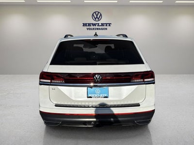 2026 Volkswagen Atlas 2.0T SE w/Technology with Captain's Chairs and Panoramic Sunroof Package