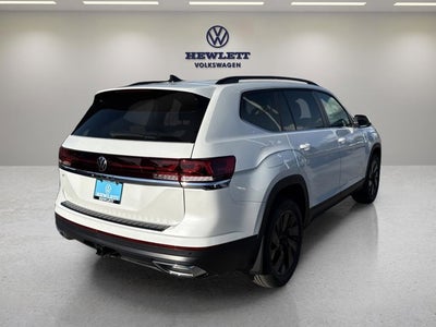 2026 Volkswagen Atlas 2.0T SE w/Technology with Captain's Chairs and Panoramic Sunroof Package