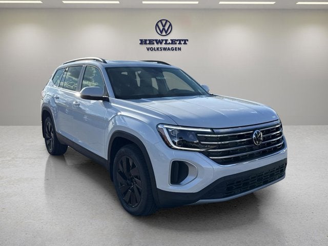 2026 Volkswagen Atlas 2.0T SE w/Technology with Captain's Chairs and Panoramic Sunroof Package