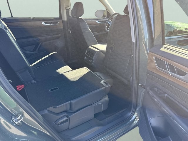 2026 Volkswagen Atlas 2.0T SE w/Technology and Panoramic Sunroof Package