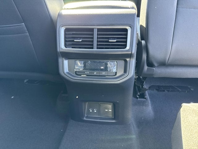 2026 Volkswagen Atlas 2.0T SE w/Technology and Panoramic Sunroof Package