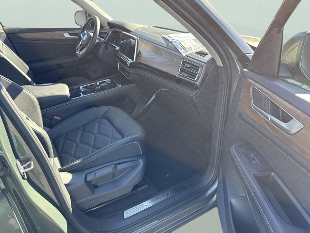 2026 Volkswagen Atlas 2.0T SE w/Technology and Panoramic Sunroof Package