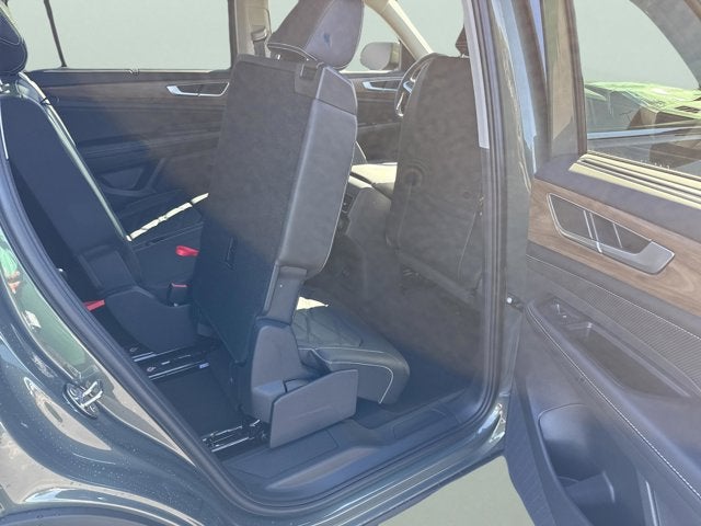 2026 Volkswagen Atlas 2.0T SE w/Technology and Panoramic Sunroof Package