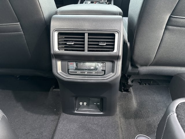 2026 Volkswagen Atlas 2.0T SE w/Technology with Captain's Chairs and Panoramic Sunroof Package