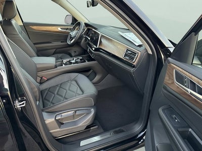 2026 Volkswagen Atlas 2.0T SE w/Technology with Captain's Chairs and Panoramic Sunroof Package