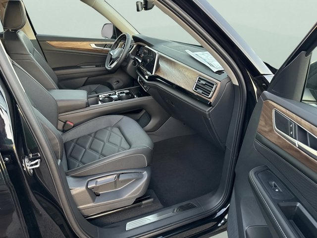 2026 Volkswagen Atlas 2.0T SE w/Technology with Captain's Chairs and Panoramic Sunroof Package