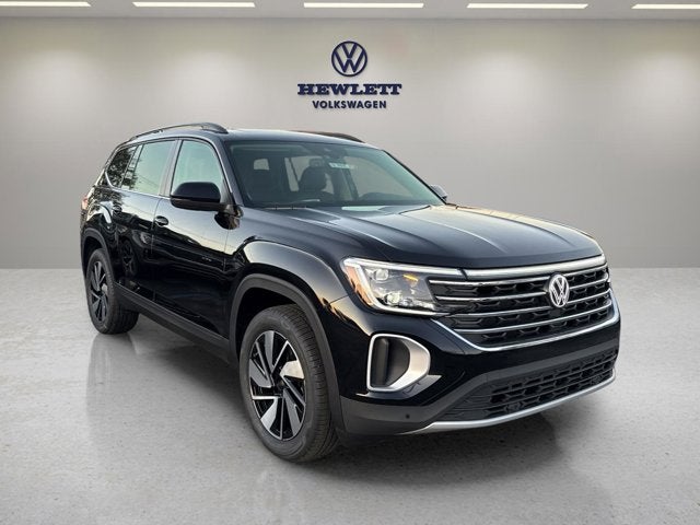 2026 Volkswagen Atlas 2.0T SE w/Technology with Captain's Chairs and Panoramic Sunroof Package