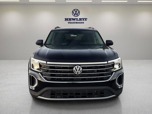 2026 Volkswagen Atlas 2.0T SE w/Technology with Captain's Chairs and Panoramic Sunroof Package