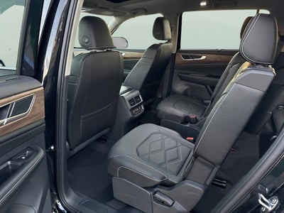 2026 Volkswagen Atlas 2.0T SE w/Technology with Captain's Chairs and Panoramic Sunroof Package