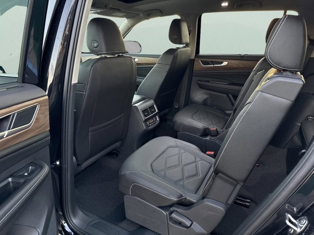 2026 Volkswagen Atlas 2.0T SE w/Technology with Captain's Chairs and Panoramic Sunroof Package