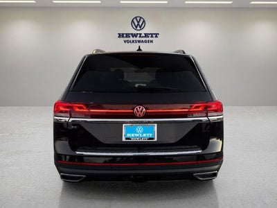 2026 Volkswagen Atlas 2.0T SE w/Technology with Captain's Chairs and Panoramic Sunroof Package