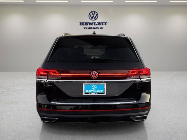 2026 Volkswagen Atlas 2.0T SE w/Technology with Captain's Chairs and Panoramic Sunroof Package