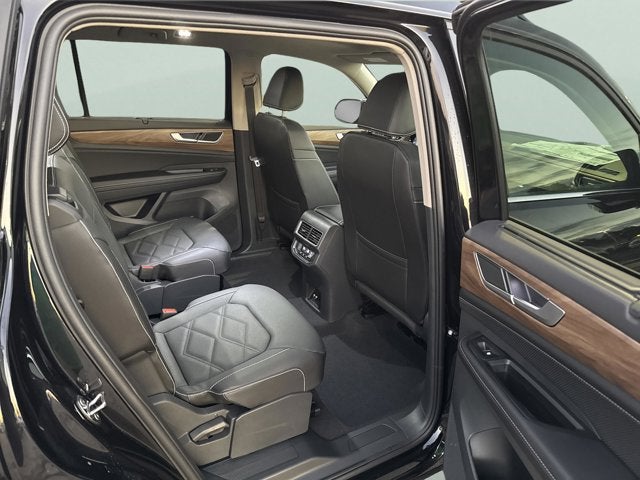 2026 Volkswagen Atlas 2.0T SE w/Technology with Captain's Chairs and Panoramic Sunroof Package