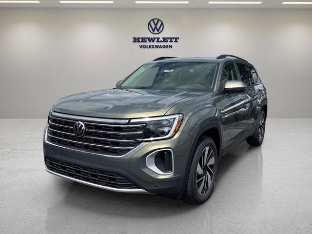 2026 Volkswagen Atlas 2.0T SE w/Technology and Panoramic Sunroof Package