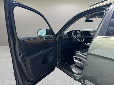 2026 Volkswagen Atlas 2.0T SE w/Technology and Panoramic Sunroof Package