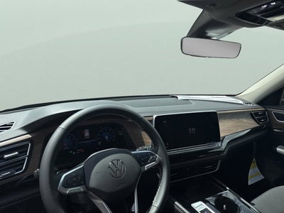 2026 Volkswagen Atlas 2.0T SE w/Technology and Panoramic Sunroof Package