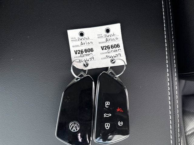 2026 Volkswagen Atlas 2.0T SE w/Technology and Panoramic Sunroof Package