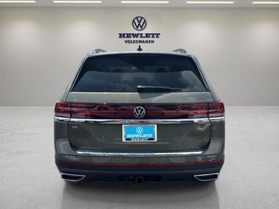 2026 Volkswagen Atlas 2.0T SE w/Technology and Panoramic Sunroof Package