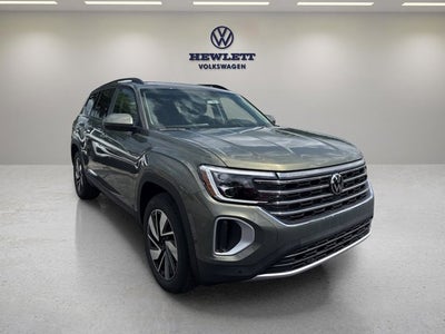 2026 Volkswagen Atlas 2.0T SE w/Technology and Panoramic Sunroof Package